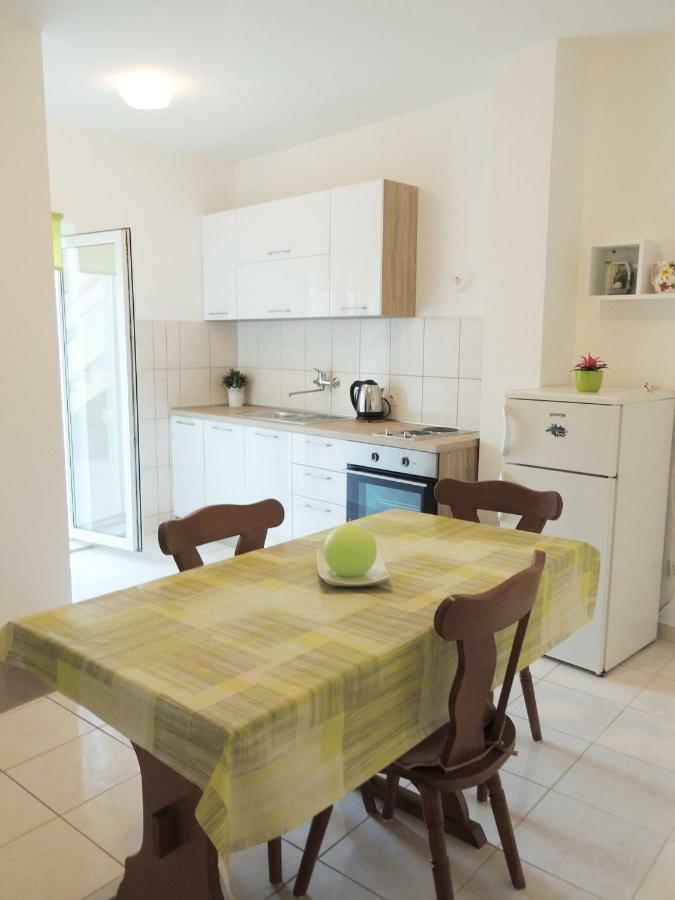Apartments Jelena Pag Town Extérieur photo